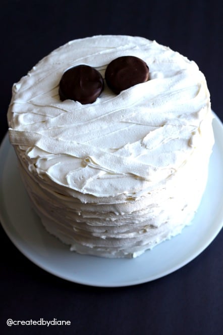 Mummy Cake - Decorated Cake by Sam & Nel's Taarten - CakesDecor